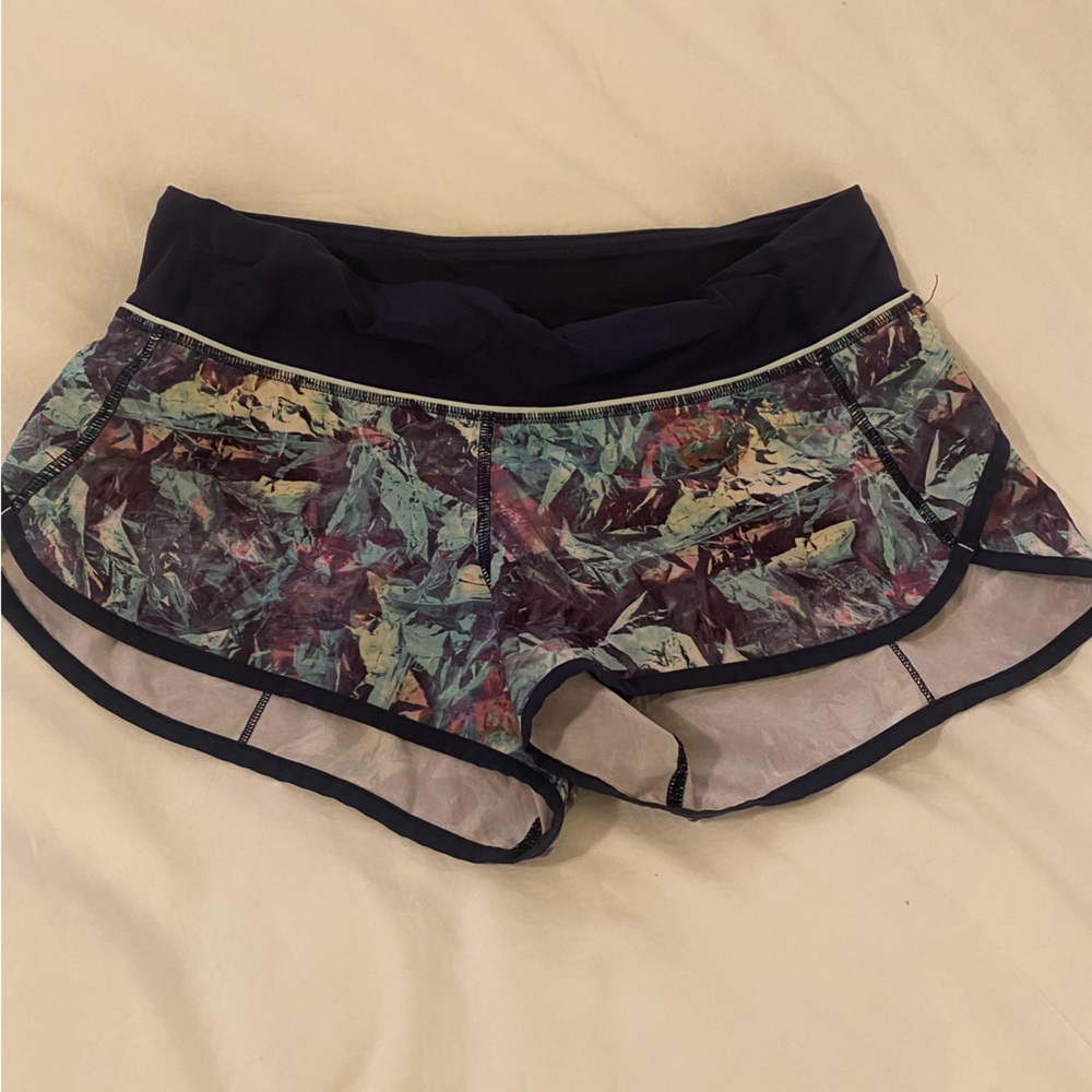 Lululemon speed shorts size 6, 2.5” inseam